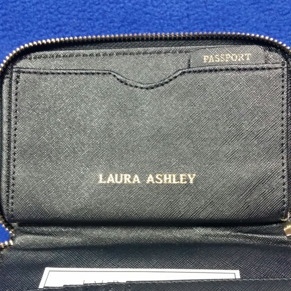 Laura Ashley En Route Travel Wallet NWT - Picture 6 of 10